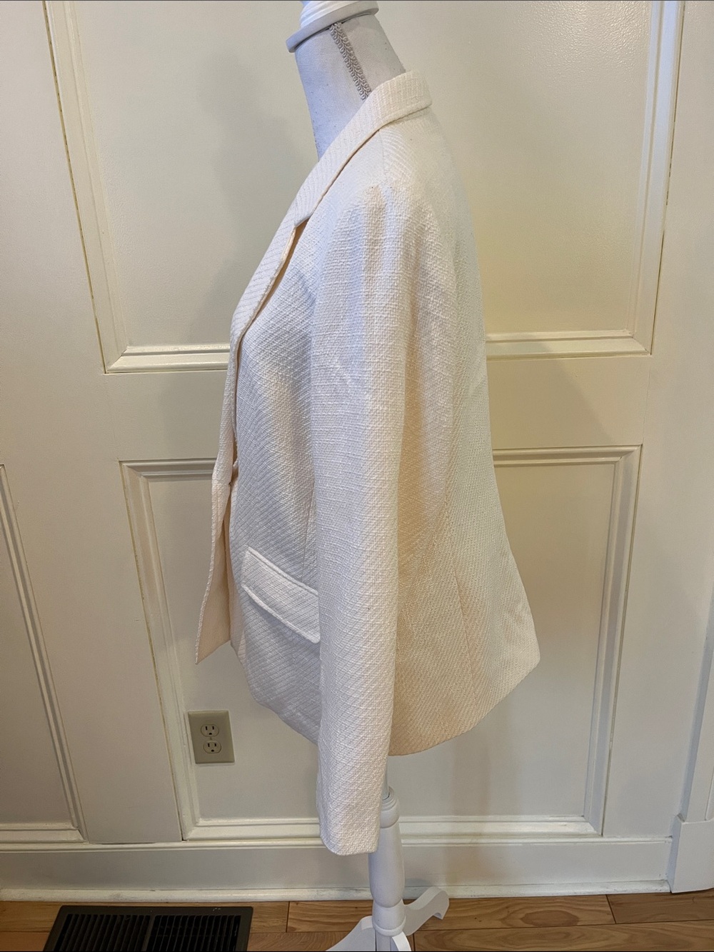 Bar III Cream Single-Button Textured Blazer - Picture 7 of 11